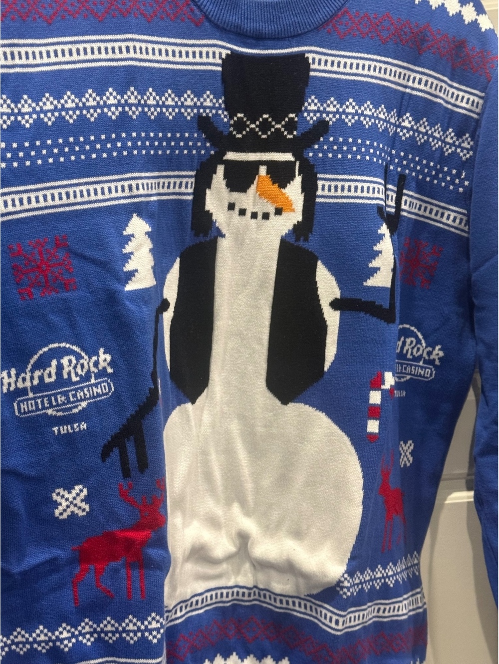 New Hard Rock Casino Tulsa XL Blue Holiday Snowman Sweater with Red Reindeer